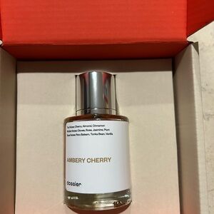 Dossier Ambery Cherry